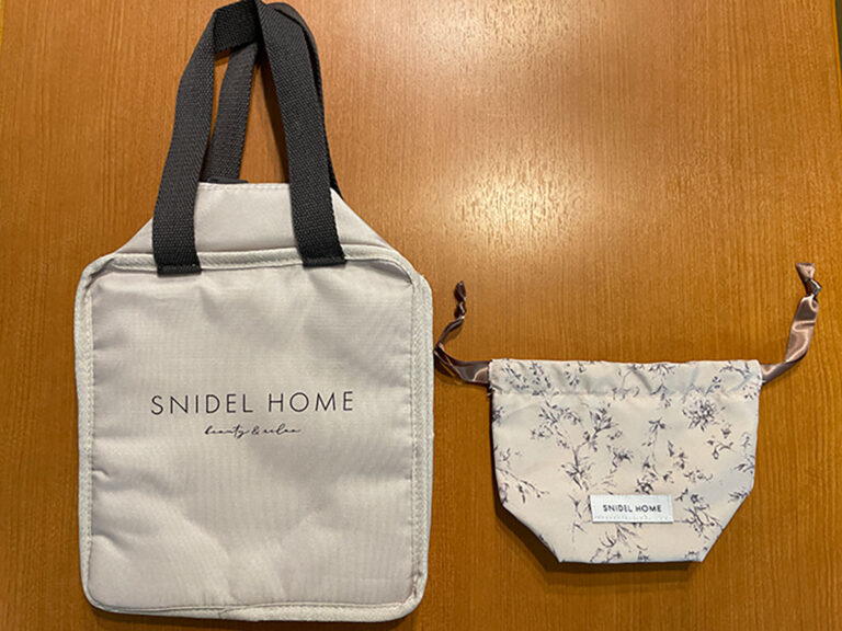 Sweet』の雑誌付録『SNIDEL HOME』バッグとおむすび巾着セットがかわいい！ 保冷機能つきでコスパよすぎ【宝島社】 –  UPDATE［アップデート］ by grape