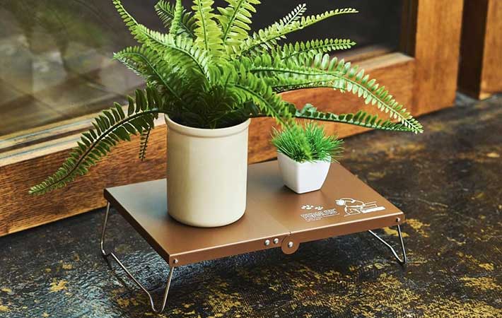『スヌーピーデザインのスチール製テーブル』観葉植物台として