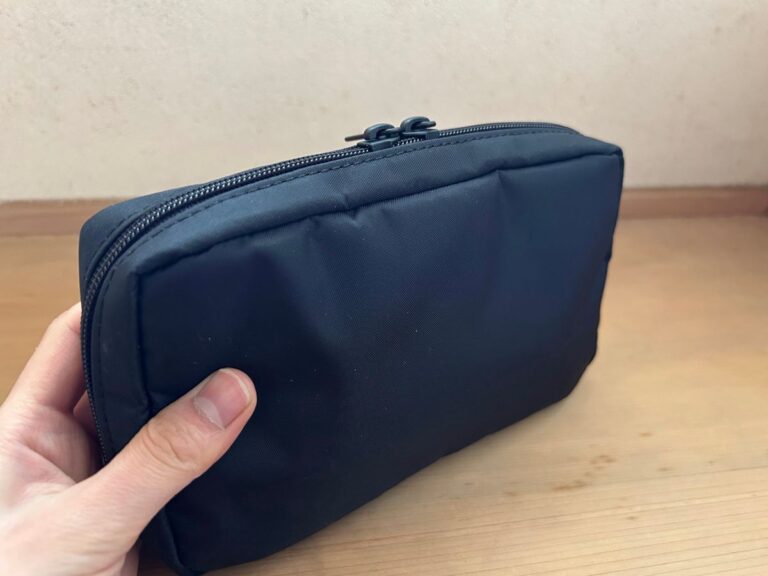 ブックポーチ これは使えるぞ 無印良品の ブック型ポーチ がかなり万能で