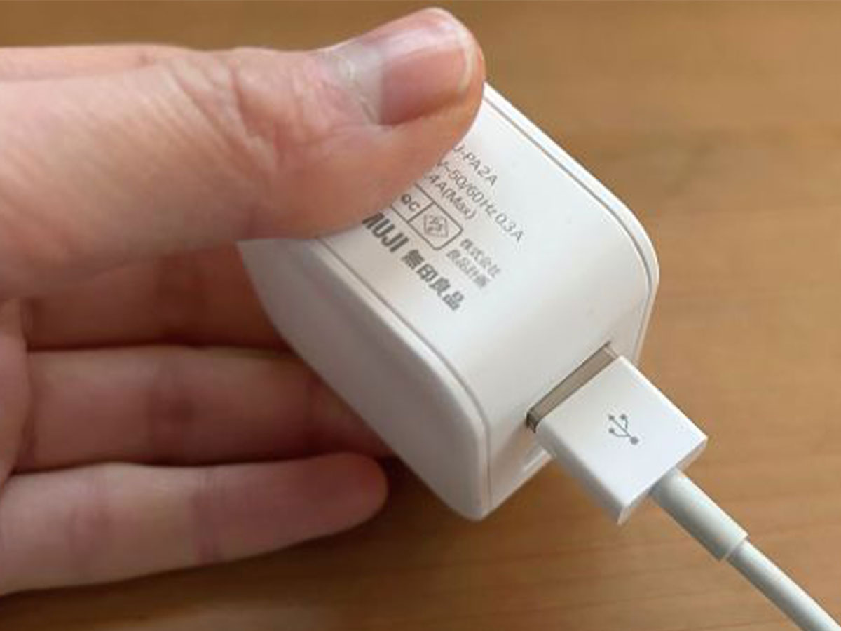 マッチモアハイブリッド充電器/良品の流通少なくなりました。 急速充電ができるモバイルバッテリー付充電器 USB 5000mAh ホビーラジコン