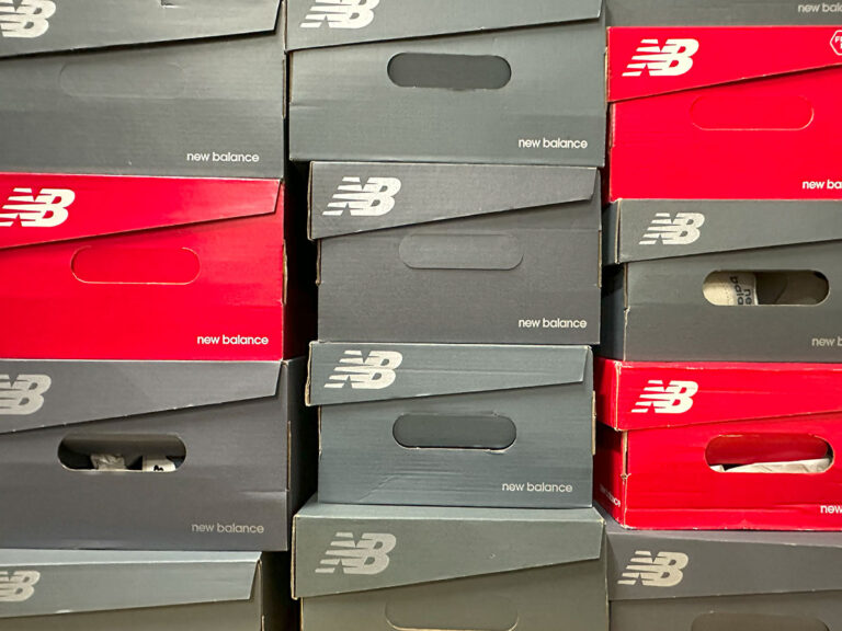 ニューバランス『9060』の人気色が知りたいっ！ 「普段選ばないカラー