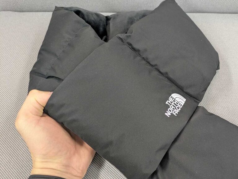 新品 ノースフェイス ティーボールマフラー グレー 普通のマフラーよりあたたかい」 持ち運びにも便利なノースフェイスの
