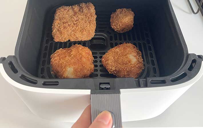 COSORI　バスケットに並んだ揚げ物