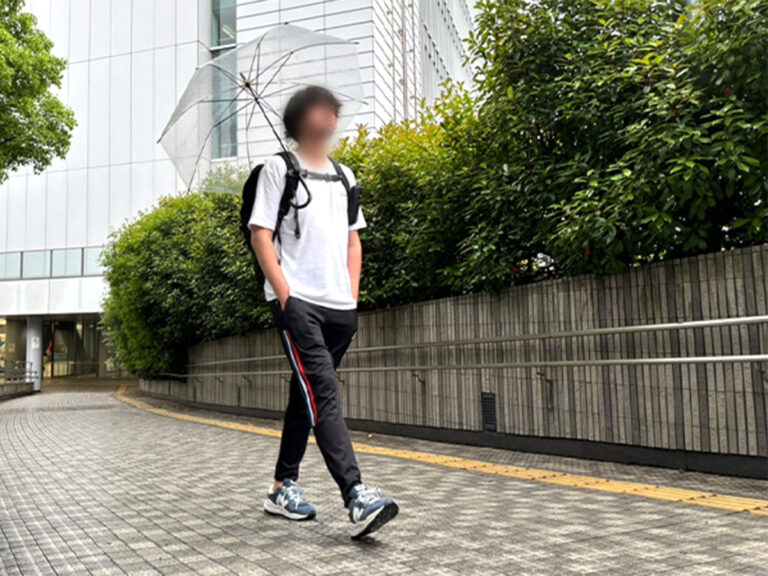 雨の日に手ぶらで傘をさす』 ウソみたいだけど、実はできるんです