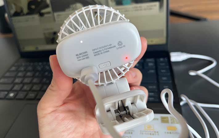 【2025年モデル】エレコム ハンディファン クリップタイプ　充電中