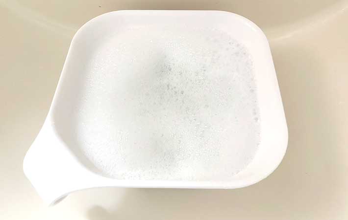 オキシクリーンアメリカ版をお湯に溶かした様子