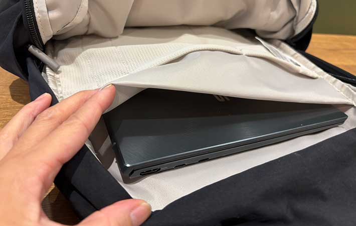 ノースフェイス『ネバーストップデイパック』ポケット