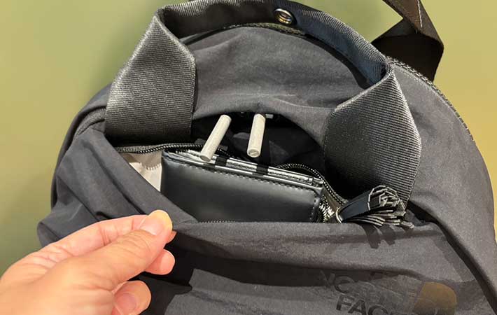 ノースフェイス『ネバーストップデイパック』フロントポケット