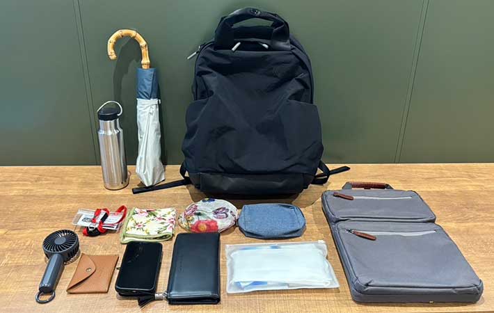 ノースフェイス『ネバーストップデイパック』と出社時の荷物