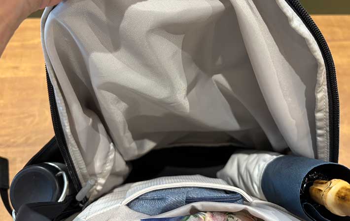 ノースフェイス『ネバーストップデイパック』メイン収納