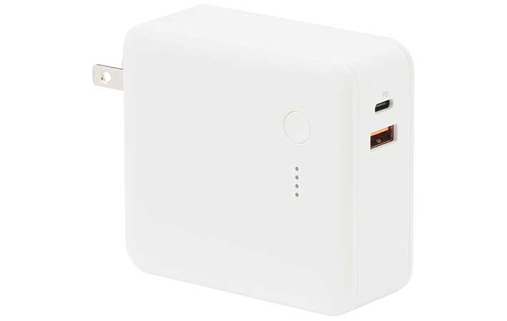 無印良品『モバイルバッテリー付充電器』