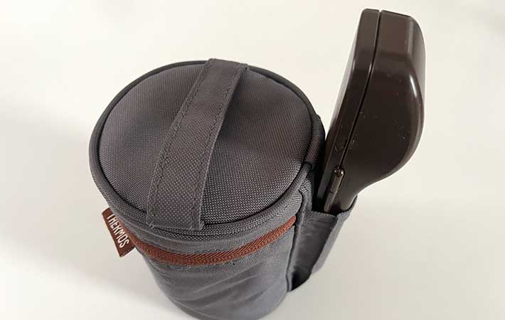 カトラリーセット用のポケットつき