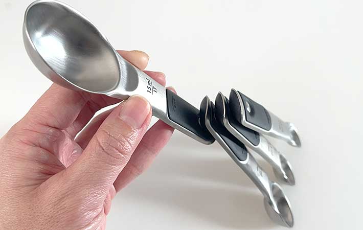 オクソー『計量スプーン』持ち手同士がくっつく