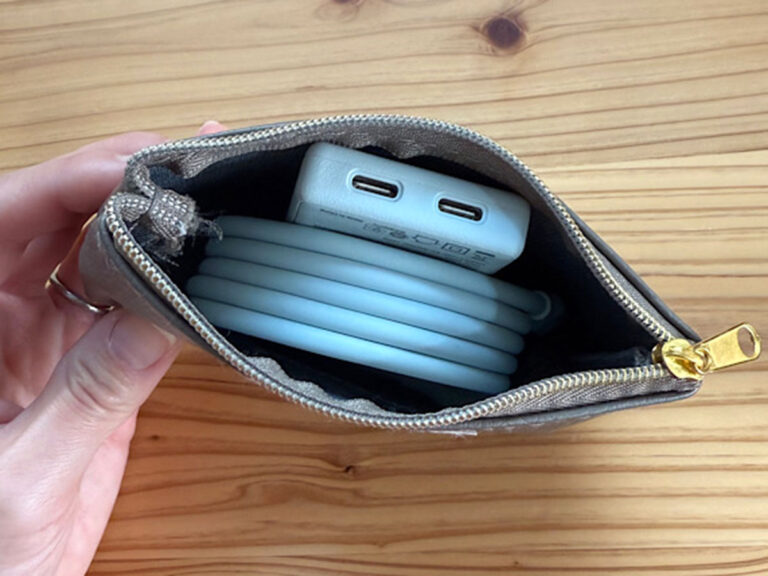 充電ケース ホワイト 使用感あり まるでミントタブレット！ くすみカラーがかわいいCIOの薄型充電器を
