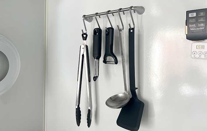 OXOピーラー　フックに掛けて収納