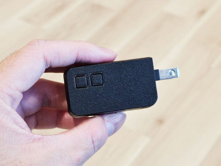 思わず「小さっ！」って声出た パワフルなのにコンパクトな充電器が