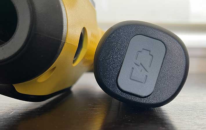 ケルヒャー『ハンディエア』充電用端子