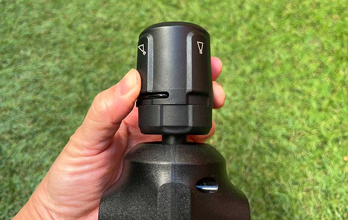 ケルヒャー『ハンディエア』4in1ノズルを回す手元