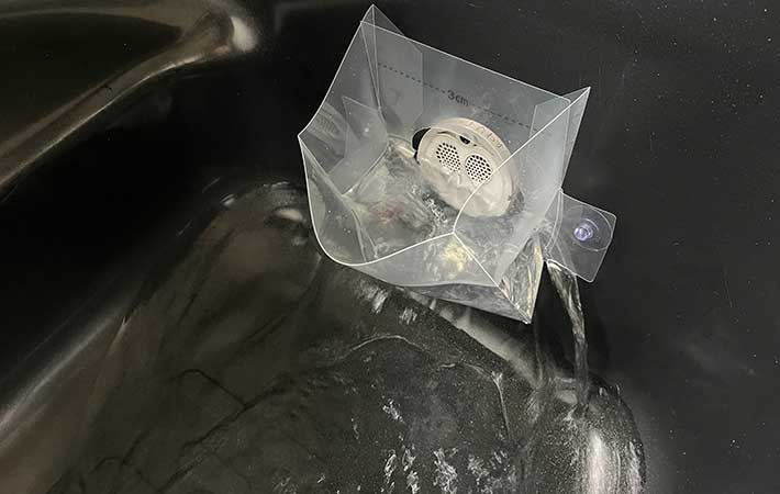 『ヘドロトルネード』洗浄カップをつけてお湯はりの様子