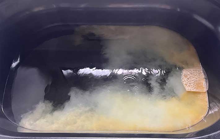 『ヘドロトルネード』B剤投入後の様子