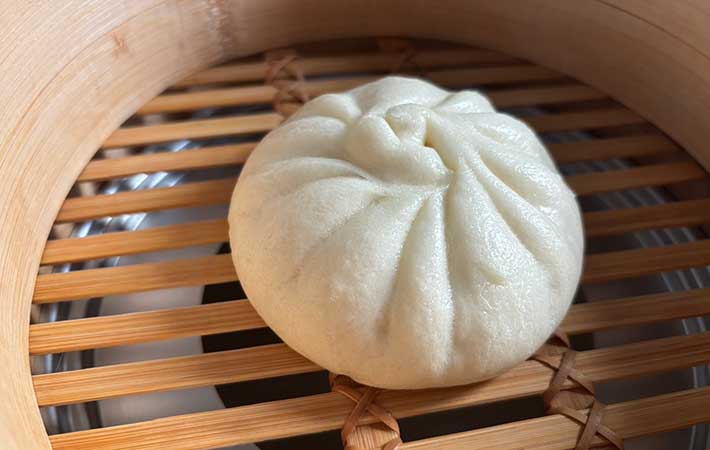 せいろで蒸した肉まん