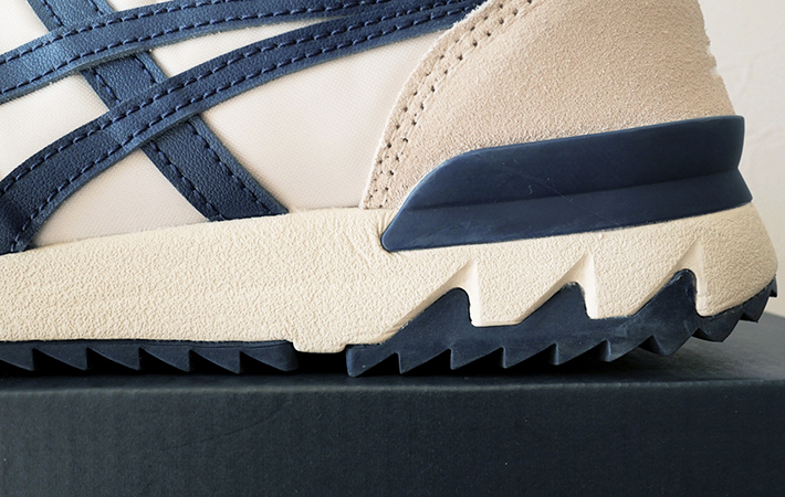 オニツカタイガーの画像