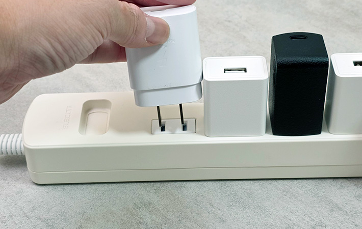 コンセントが充電器でいっぱいいっぱい