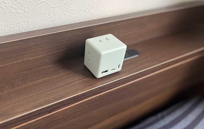 『CIO Mate Tap 001』枕元に取りつけ