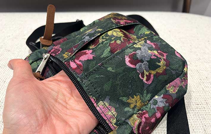 グレゴリー『クイックポケットM』前面のポケット