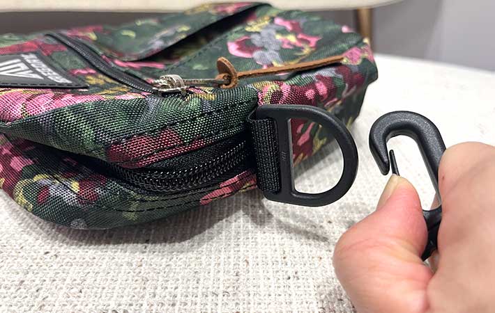 グレゴリー『クイックポケットM』ショルダーストラップ取り外し