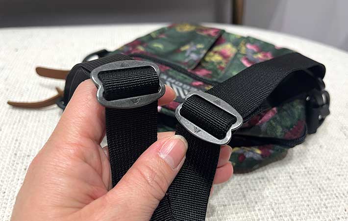 グレゴリー『クイックポケットM』両サイドの金具