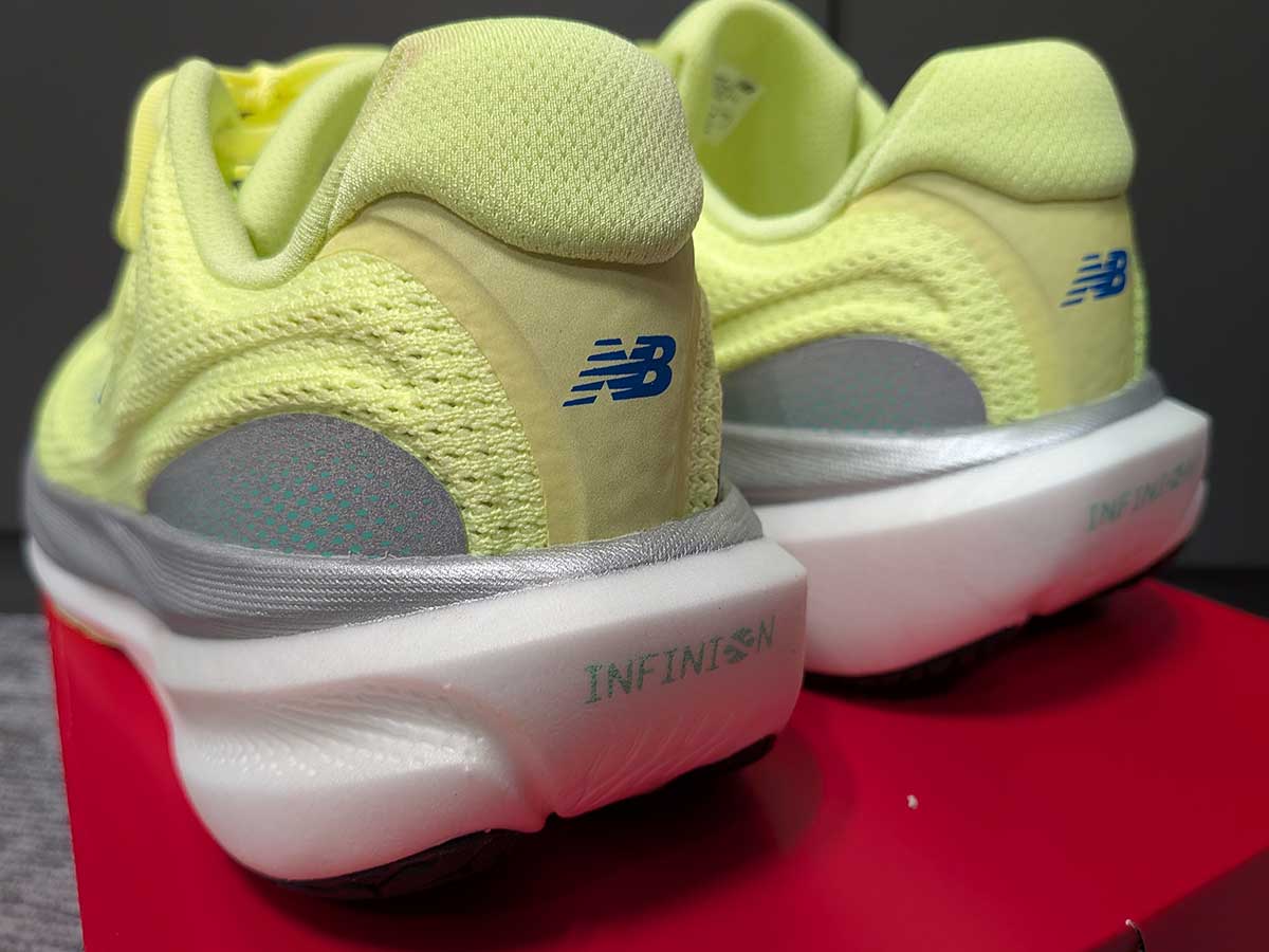 ニューバランス』の新作シューズ『1080v15』に驚愕 「通勤でも大活躍