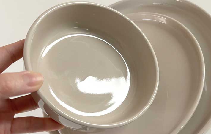 『Amazonベーシック』お皿のツヤ