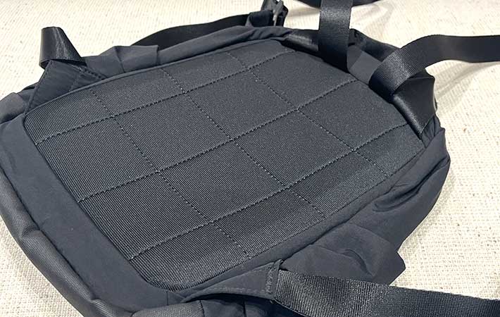 『ネバーストップミニバックパック』背面パネル