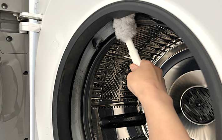 サンコー『びっくり洗濯機のホコリ取りま～す』でパッキン裏を掃除