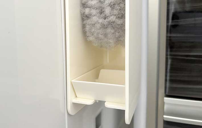 サンコー『びっくり洗濯機のホコリ取りま～す』ブラシが浮いている