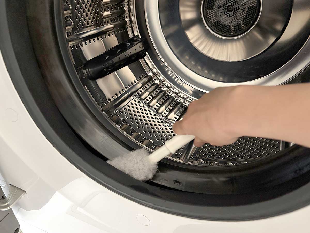 サンコー『びっくり洗濯機のホコリ取りま～す』でパッキン裏を掃除