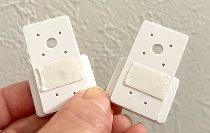 山崎実業『ウォール流せるトイレブラシ＆替えブラシホルダー』裏に両面テープ