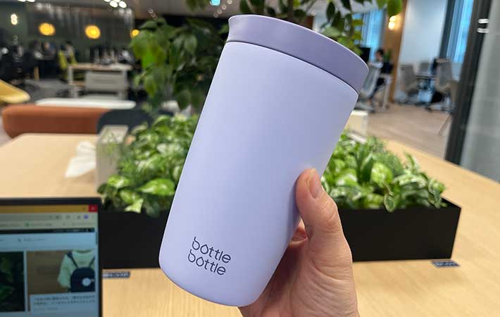 『Bottle Bottle』ワンタッチ開閉タンブラー・実際のカラー