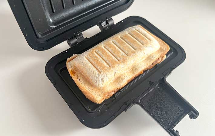 『レンジグリル ホットサンドメーカー』完成したホットサンド