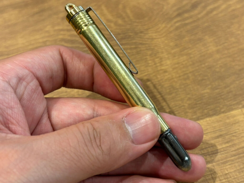 真鍮製？ボールペン 持っているだけで気分が上がる」「これは最高」 真鍮製のタダモノじゃ