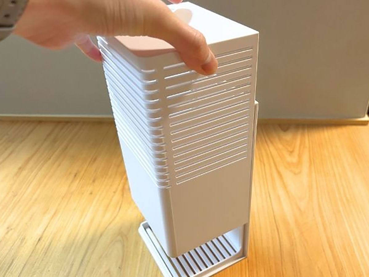 玄関やリビングで存在感を放つ『ド派手なパッケージ』 山崎実業の