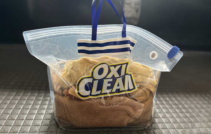 漬けおきバッグでタオルをオキシ漬け
