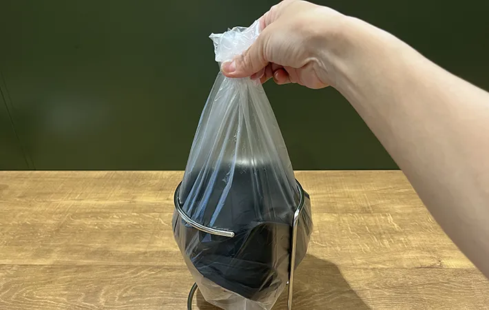 下村企販『キッチンポリ袋用生ごみスタンドS』ポリ袋がパンパン