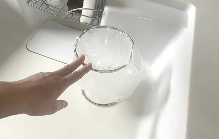 下村企販『キッチンポリ袋用生ごみスタンドS』安定感あり